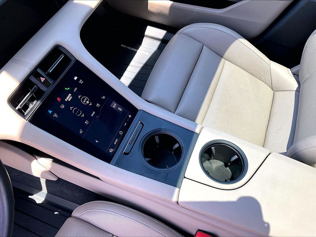 Used 2023 White Porsche  image 17