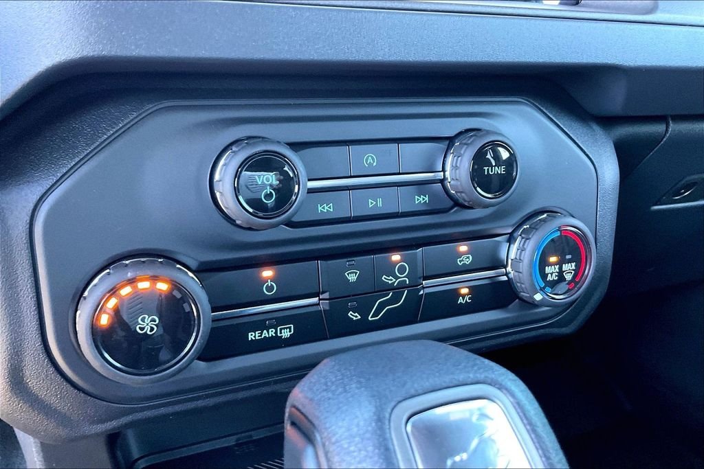 New 2025 Ford Bronco Base 4D Sport Utility