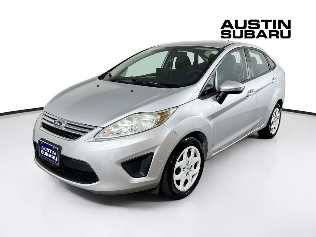 Used 2013 Silver Ford SE image 3