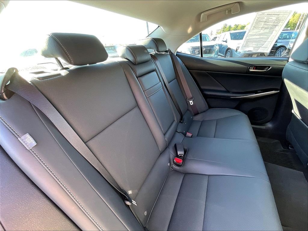 Used 2019 Eminent White Pearl Lexus 300 image 15