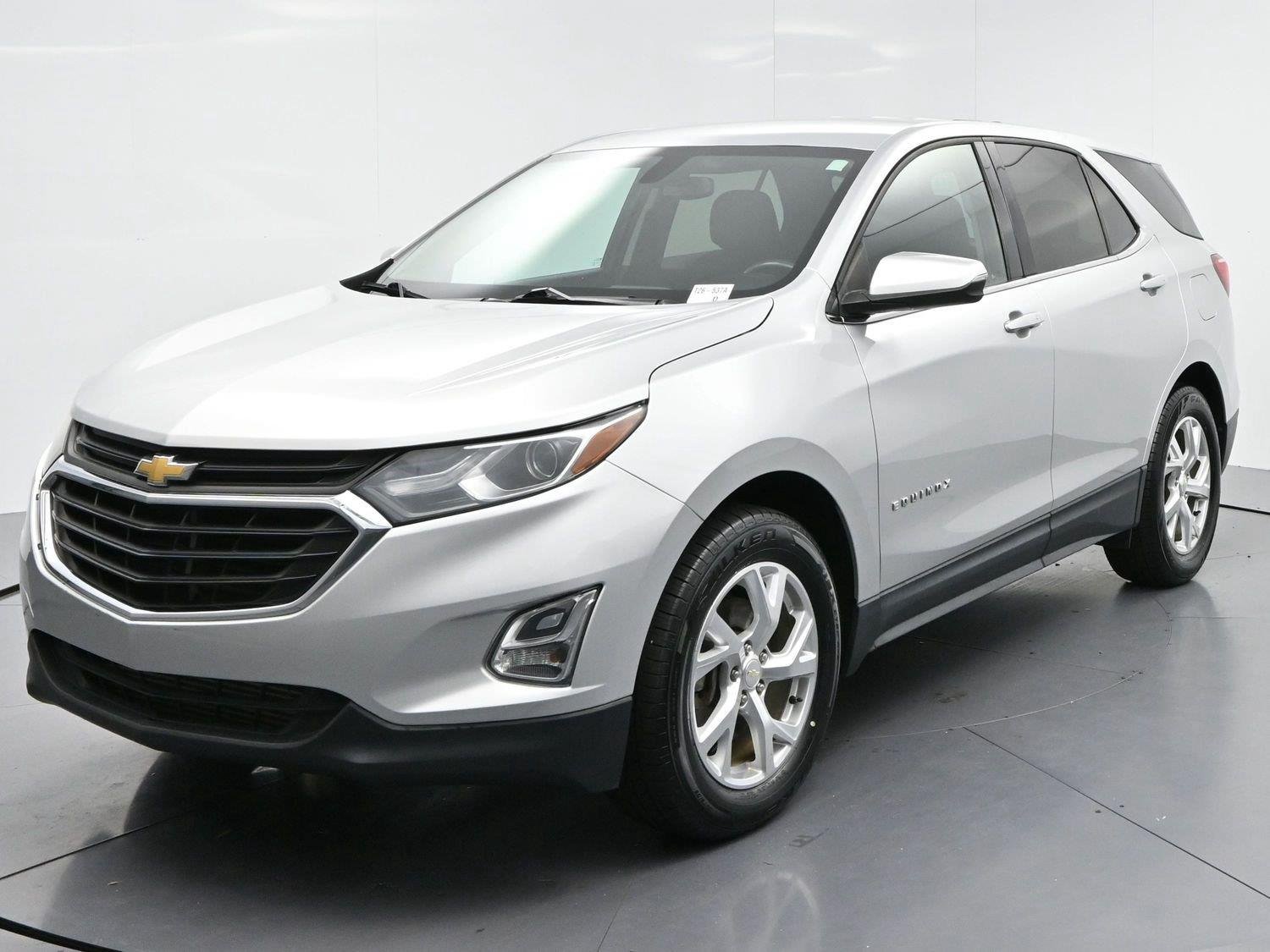 Used 2018 Silver Ice Metallic Chevrolet LT image 3