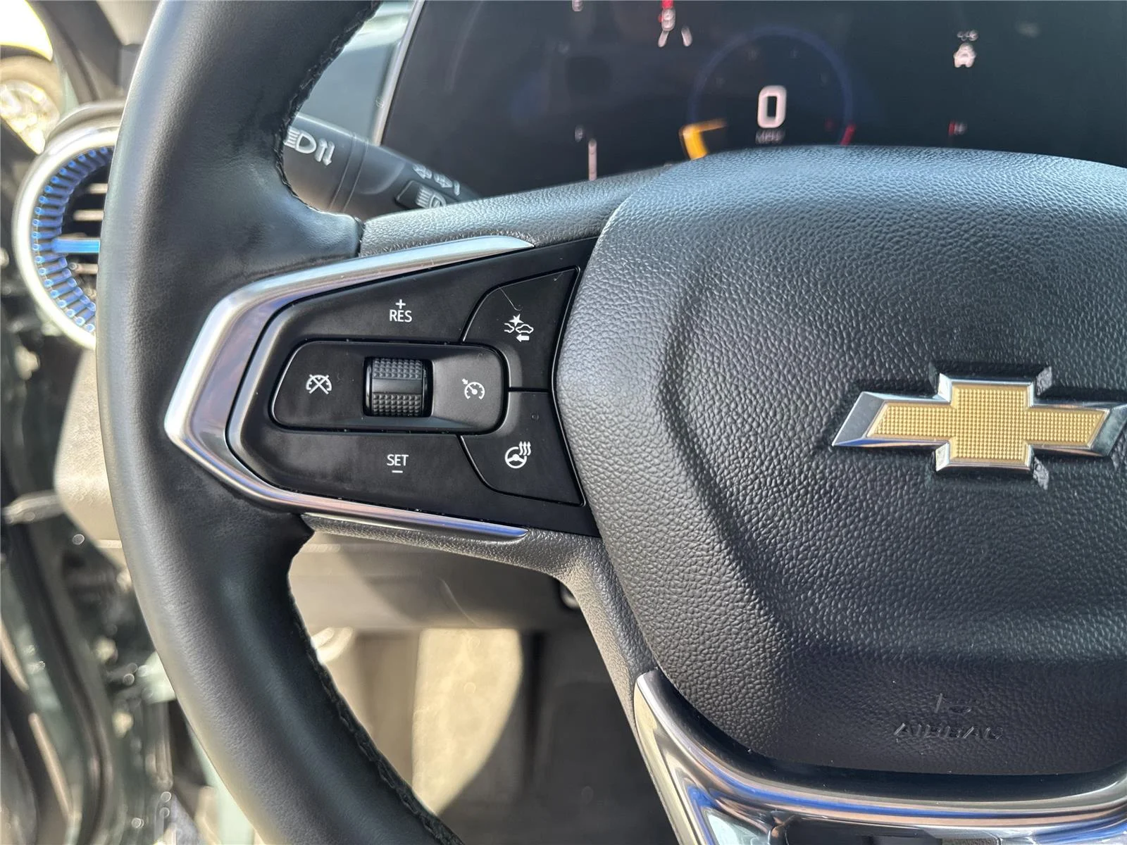 Used 2025 Cypress Gray Chevrolet LT image 21