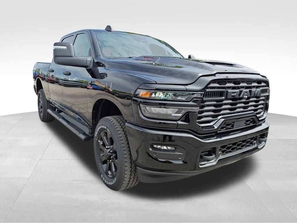 New 2026 Diamond Black Crystal Pearl-Coat Exterior Paint RAM Tradesman image 7