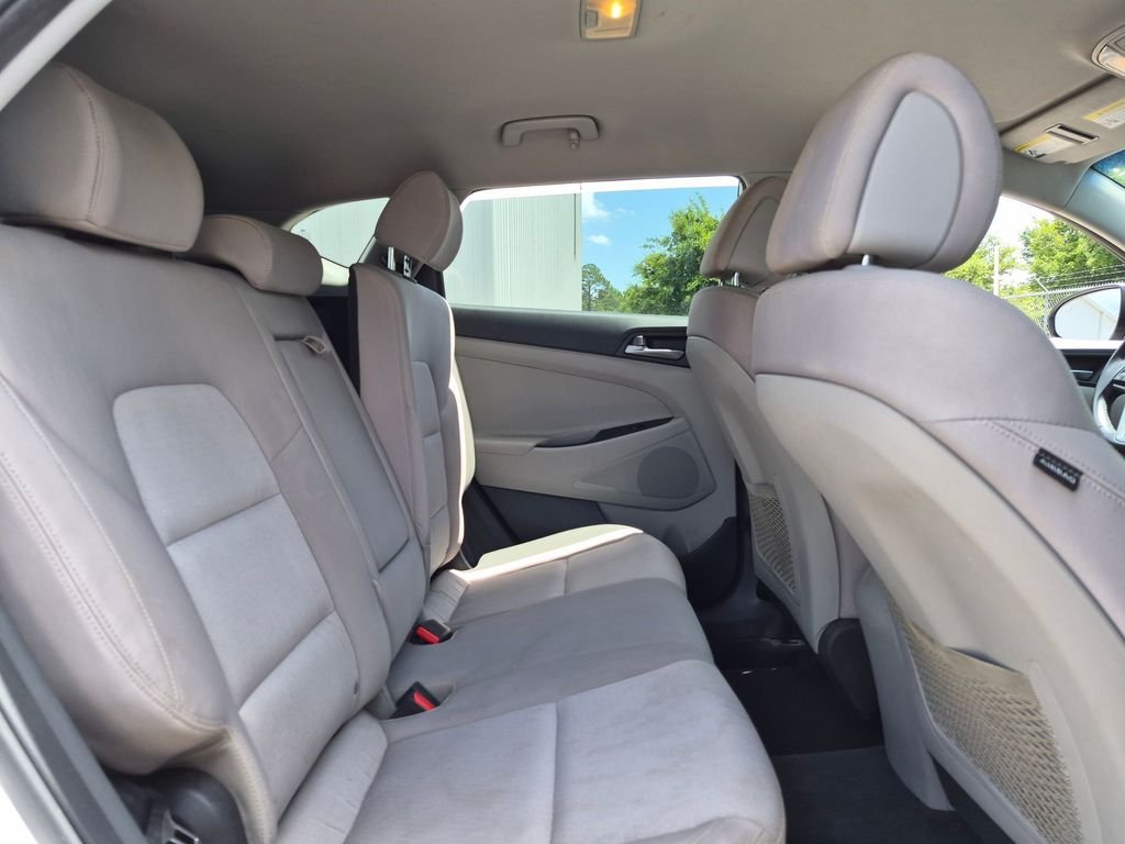 Used 2016 White Hyundai Sport image 33