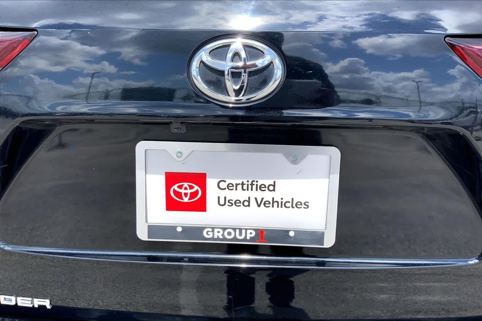 Used 2025 Midnight Black Metallic Toyota LE image 10