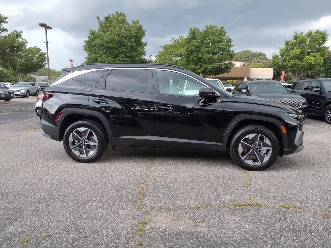New 2026 Ash Black Hyundai SEL AWD image 5