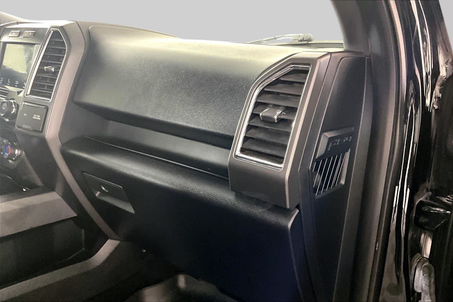 Used 2016 Shadow Black Ford XLT image 17