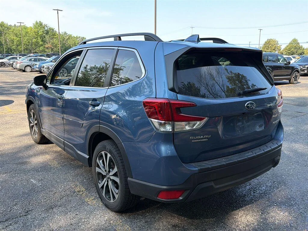 Used 2021 Horizon Blue Pearl Subaru Limited image 9