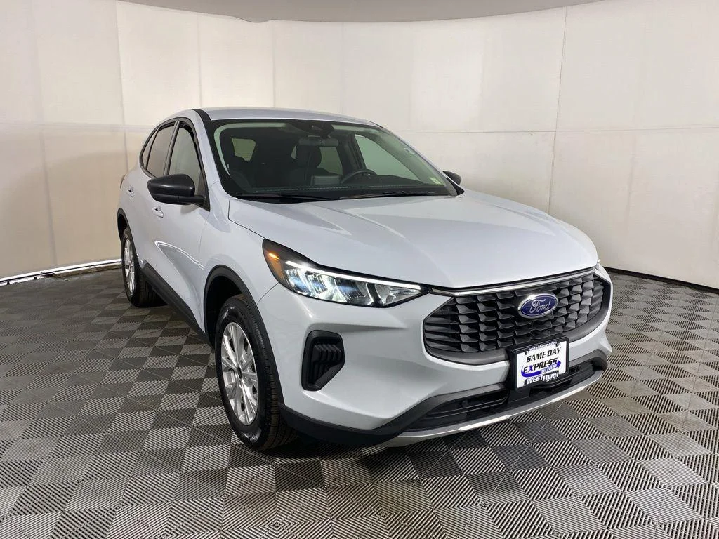 Used 2025 Silver Metallic Ford Active image 10