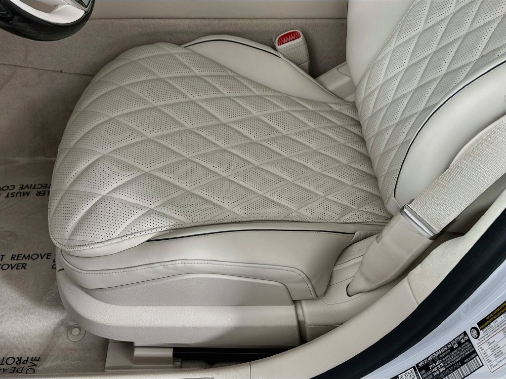 New 2027 MANUFAKTUR Moonlight White Metallic Mercedes-Benz S 580 image 19