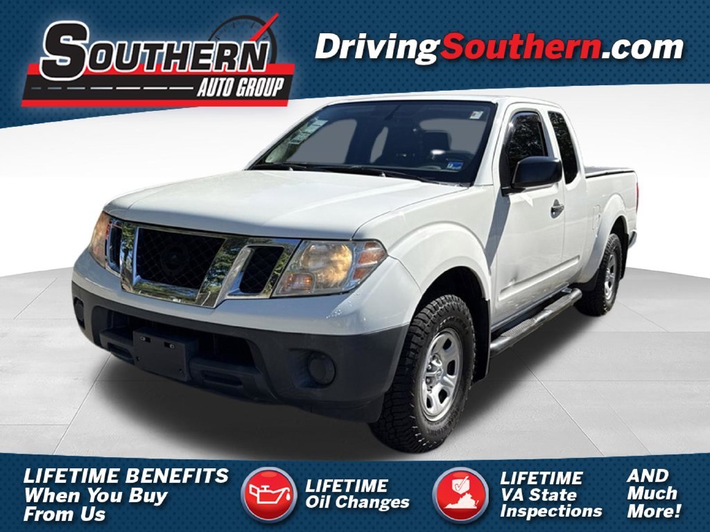 Used 2019 White Nissan S image 1