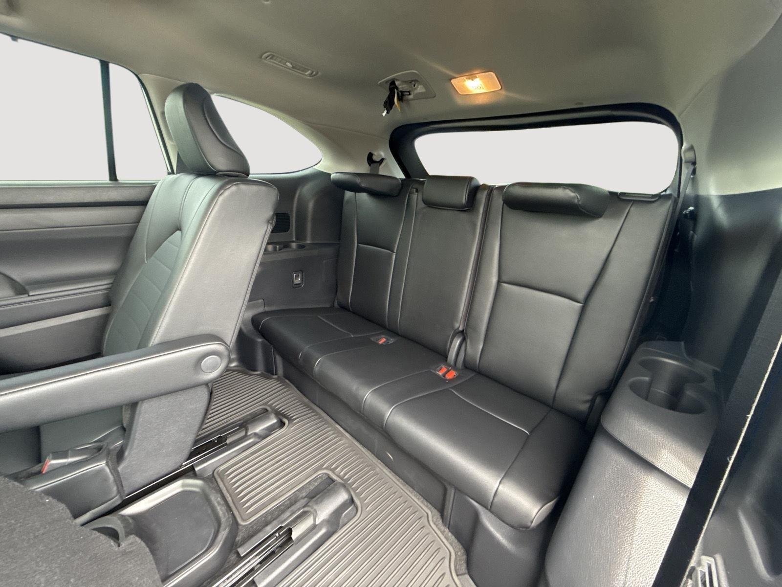 Used 2026 Wind Chill Pearl Toyota Hybrid XLE image 7