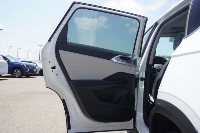 New 2026 Pure White Volkswagen 1.5T SE image 19