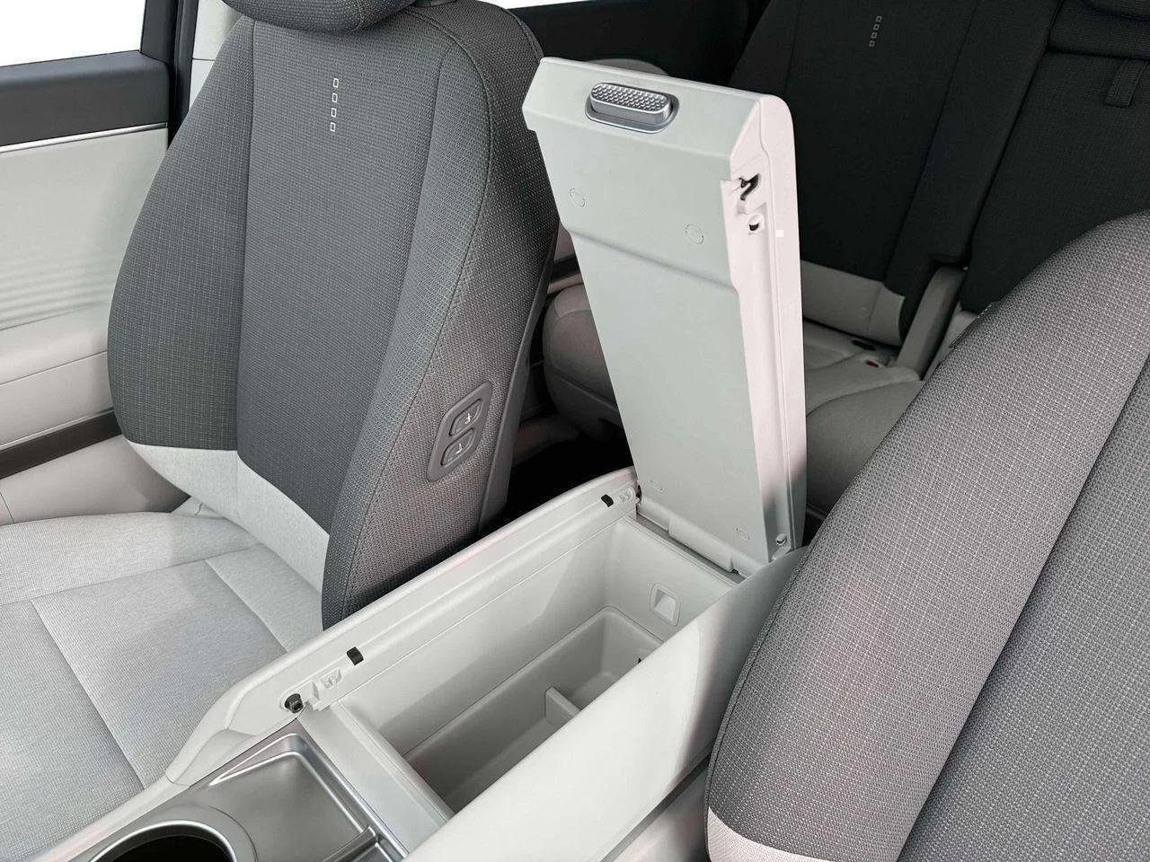 2026 Hyundai IONIQ 9 SE - Photo 18