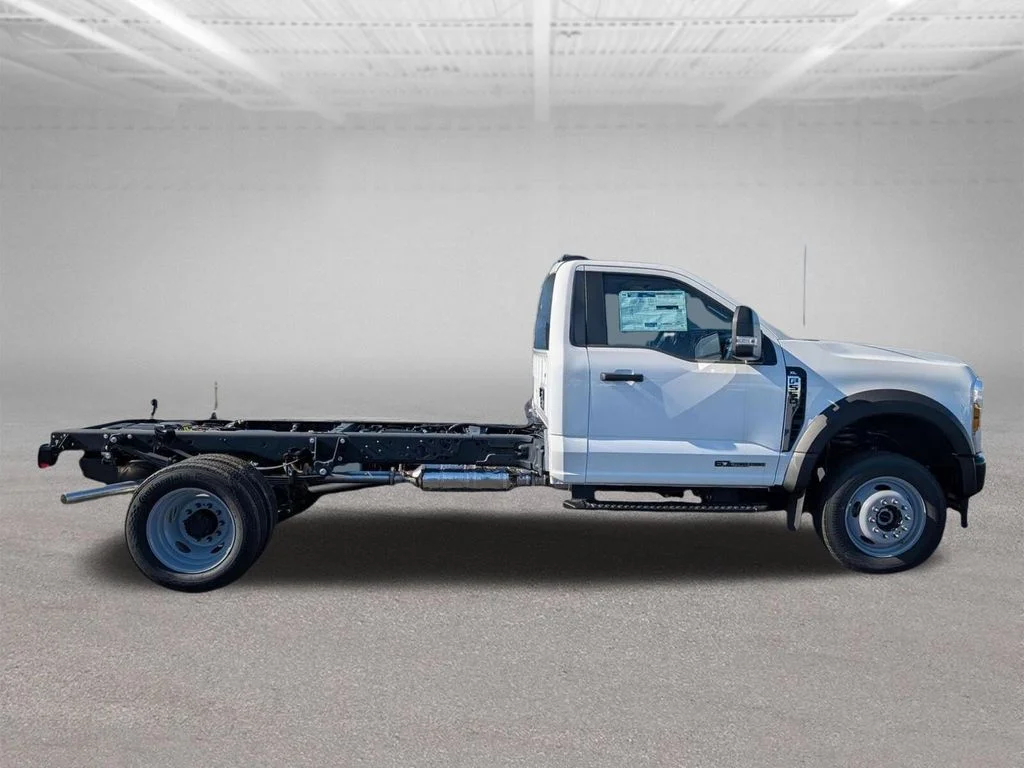 New 2026 Oxford White Ford F-550® XL image 11