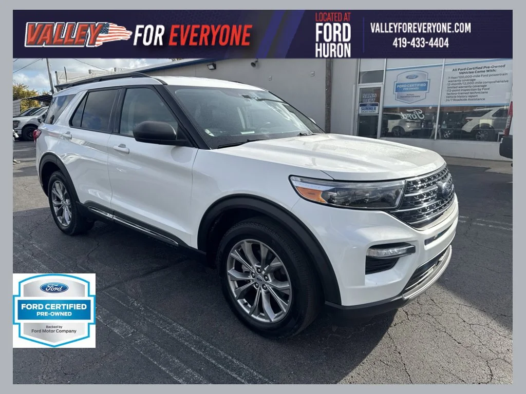 Used 2022 White Metallic Ford XLT image 1