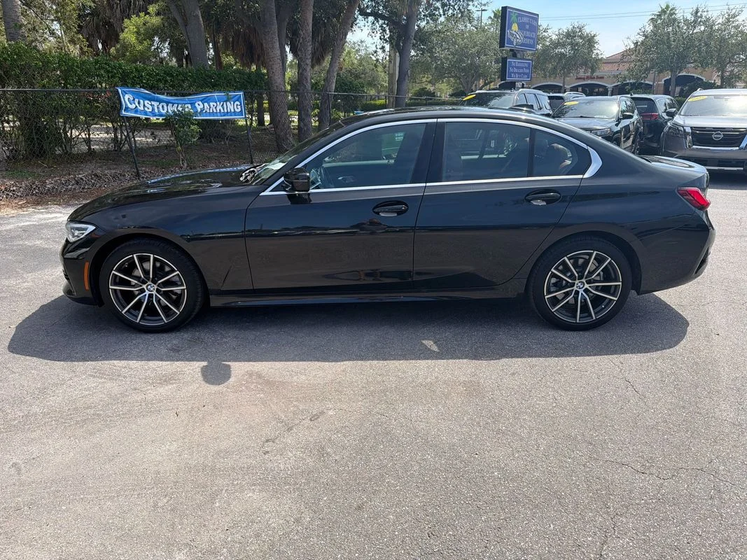 Used 2022 Black BMW xDrive image 2