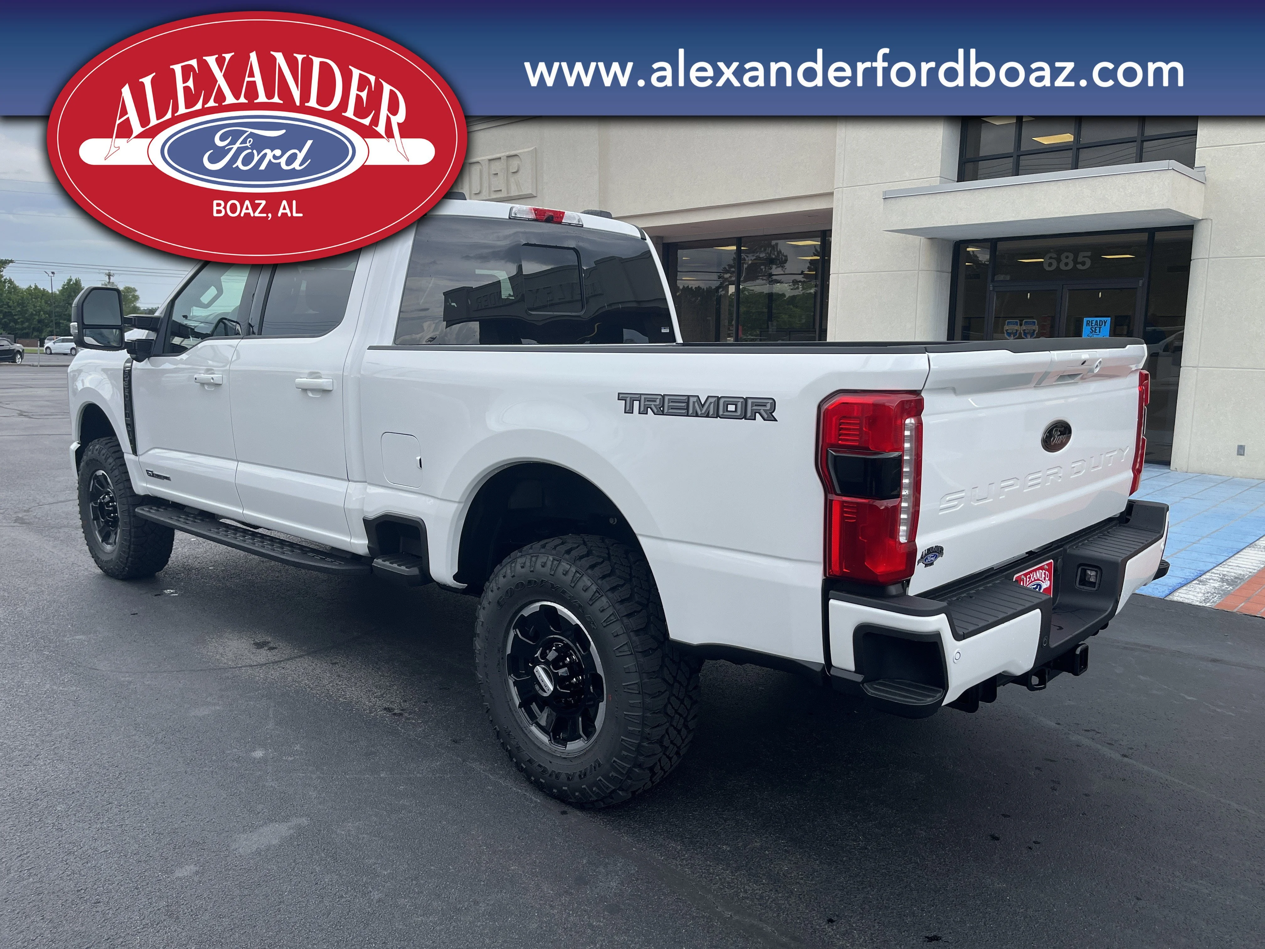 New 2026 Star White Metallic Tri-Coat Ford F-350® Lariat® image 2