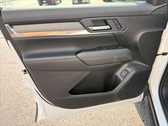 Used 2026 Summit White GMC Elevation image 17