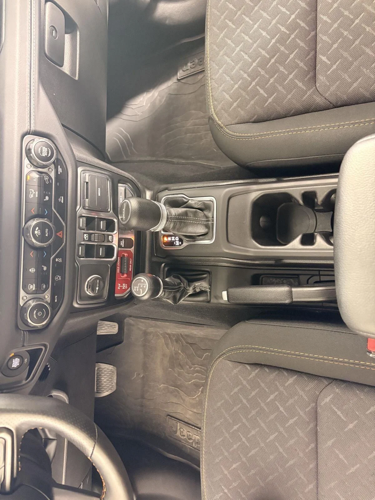 Used 2024 Anvil Clear Coat Jeep Mojave image 33