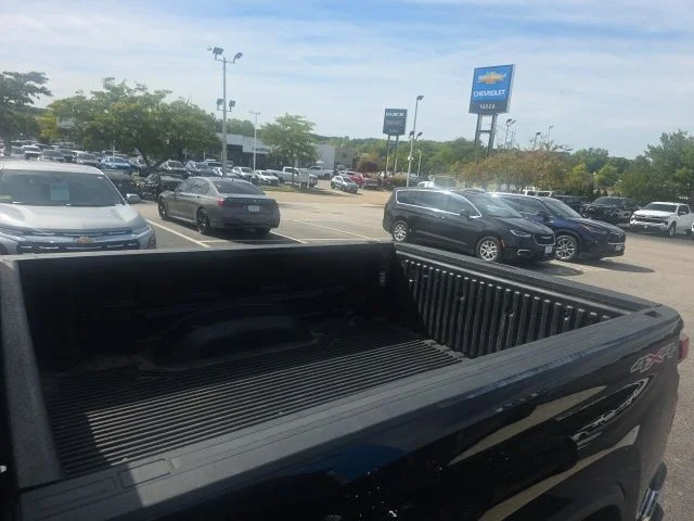 Used 2025 Black Chevrolet LT image 27