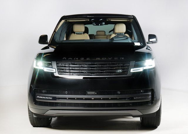 New 2026 Santorini Black Land Rover SE image 8