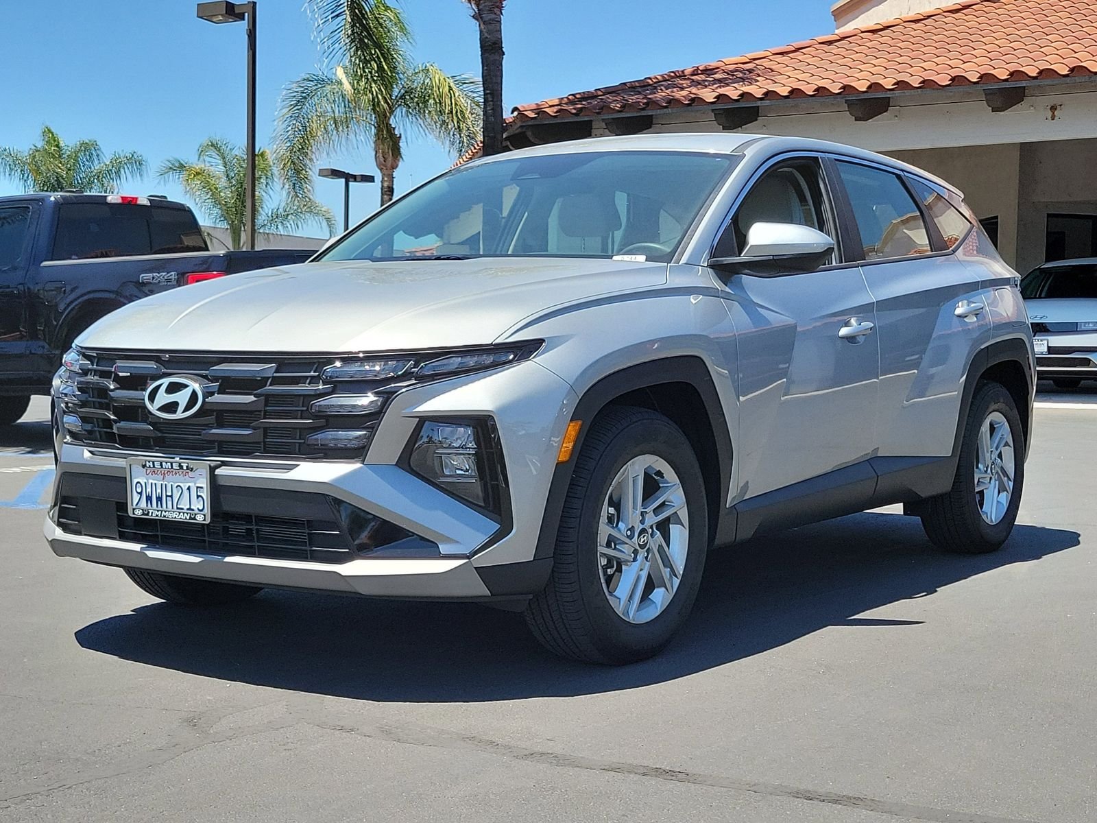 Used 2025 Silver Hyundai SE image 5