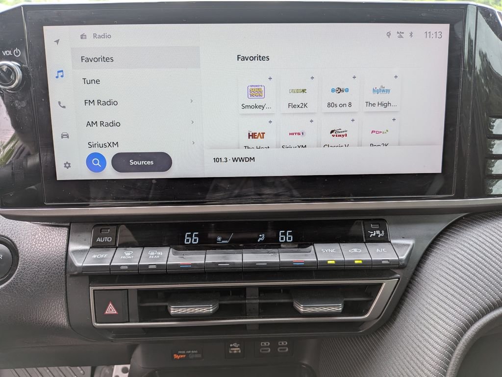 Certified Used 2025  Toyota SE image 19