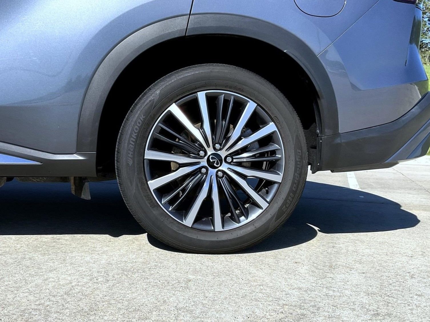 Used 2023 Blue INFINITI Autograph image 25