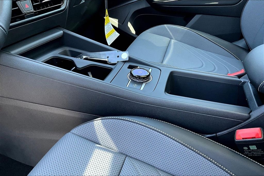 New 2026 Silver Volkswagen 2.0T SE image 19