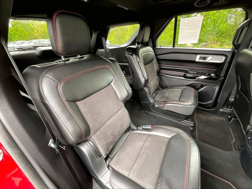 Used 2022 Rapid Red Metallic Tinted Clearcoat Ford ST-Line image 15