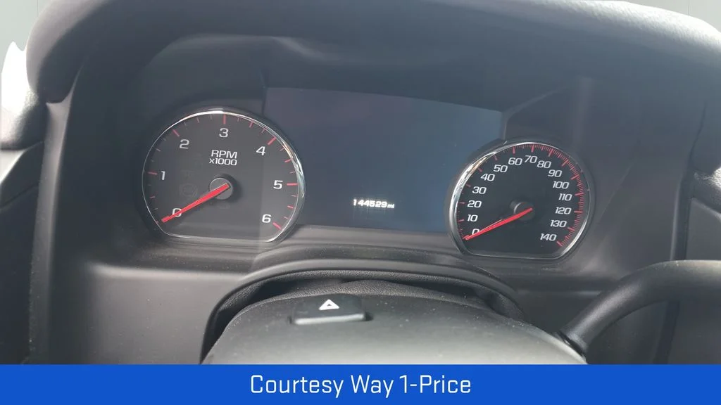 Used 2016 White GMC Denali image 9