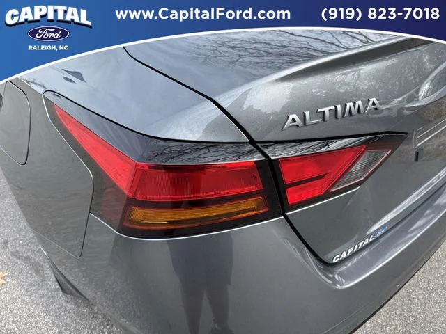 Used 2025 Gray Nissan 2.5 SR image 15