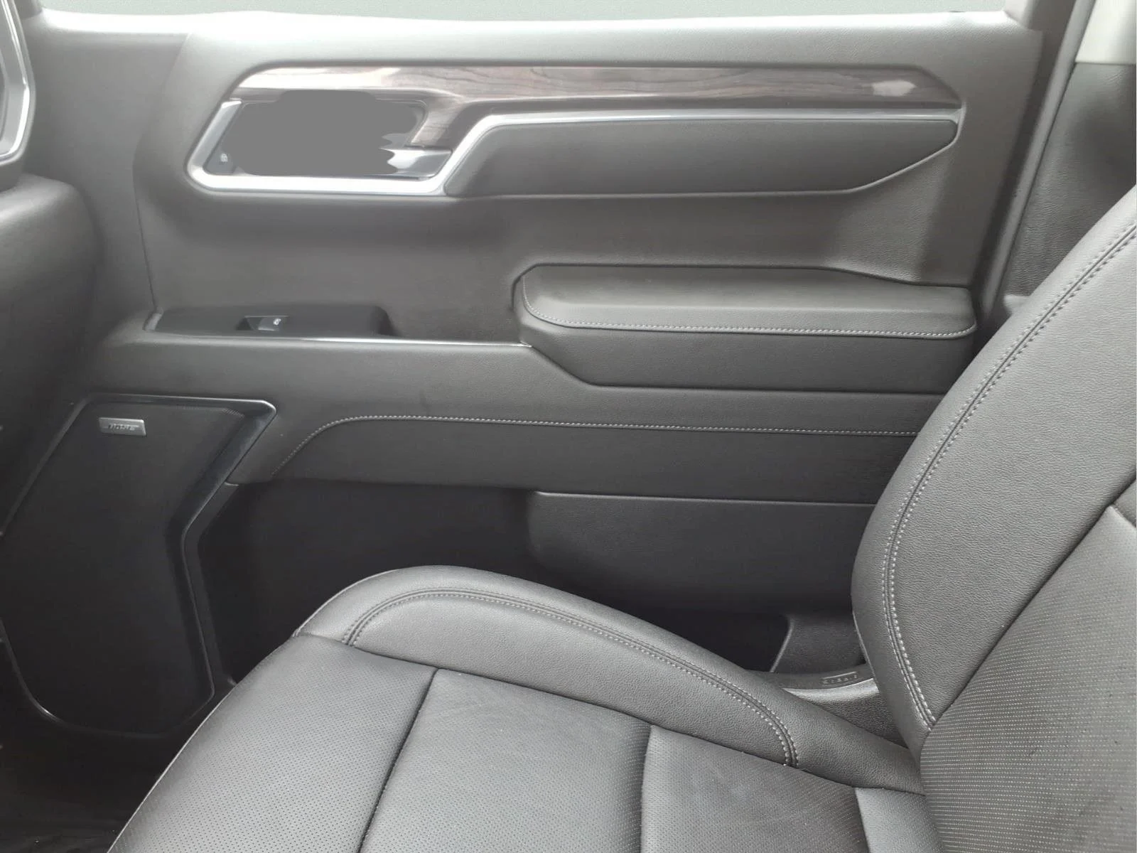 Used 2025 Black Chevrolet LTZ image 30
