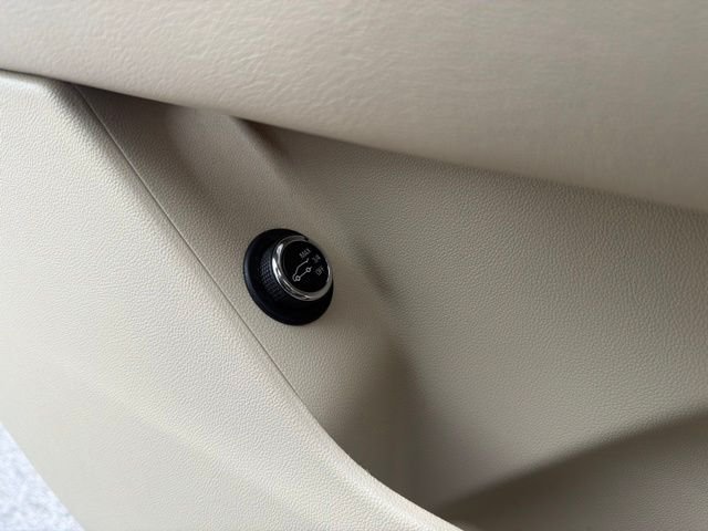Used 2017 Gray Cadillac Luxury image 15
