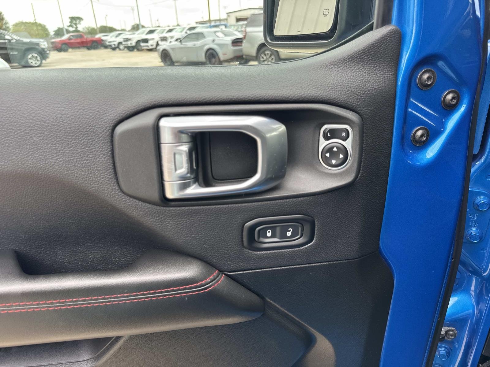 Used 2024 Hydro Blue Pearlcoat Jeep Rubicon X image 19