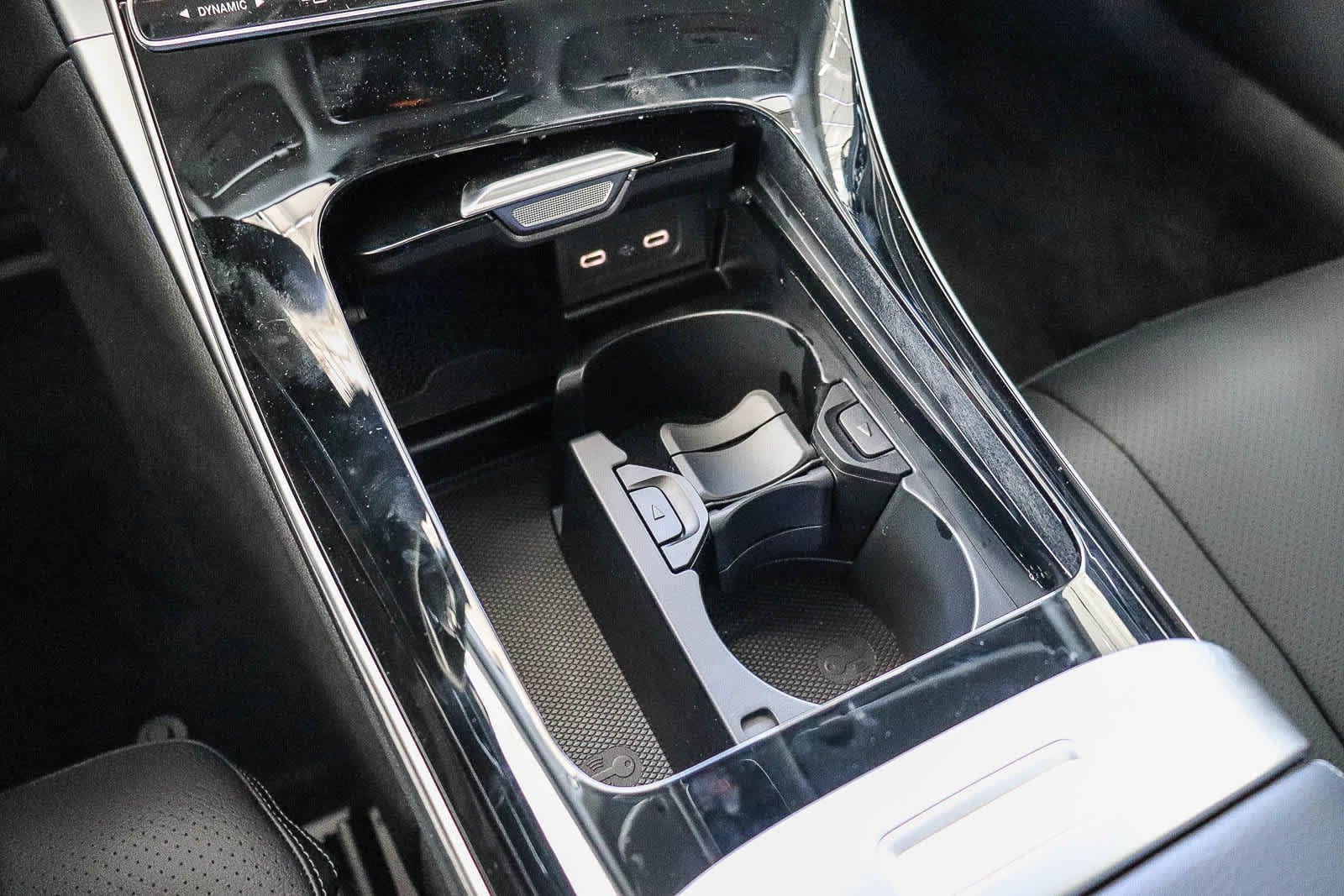 New 2027 MANUFAKTUR exclusive graphite grey magno Mercedes-Benz CLE 300 image 24