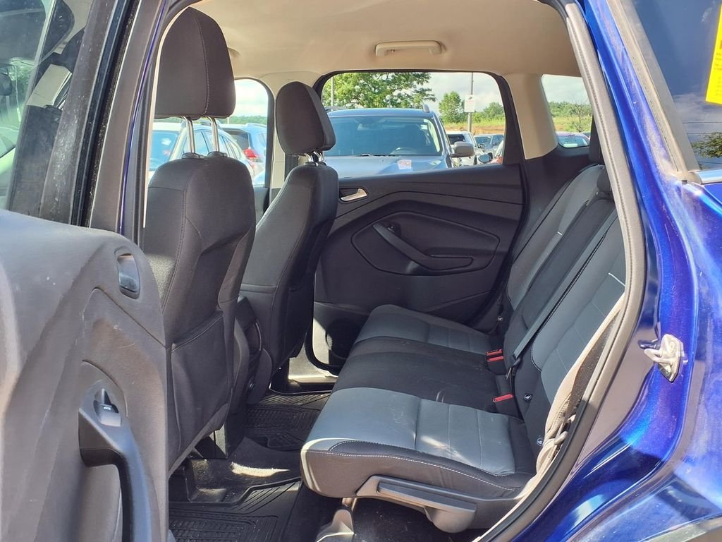 Used 2014 Blue Ford SE image 9