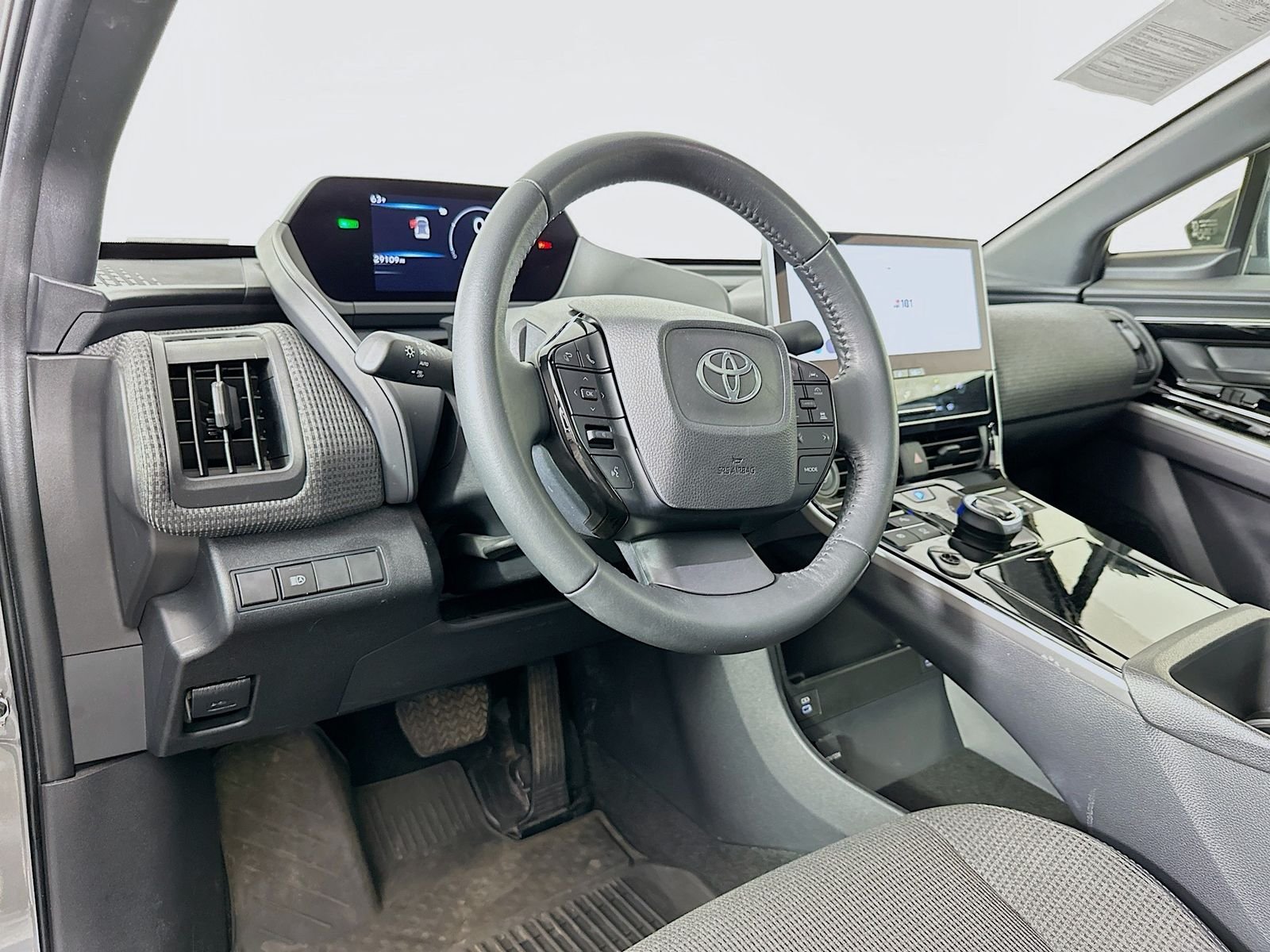 Used 2023 Heavy Metal Toyota XLE image 9
