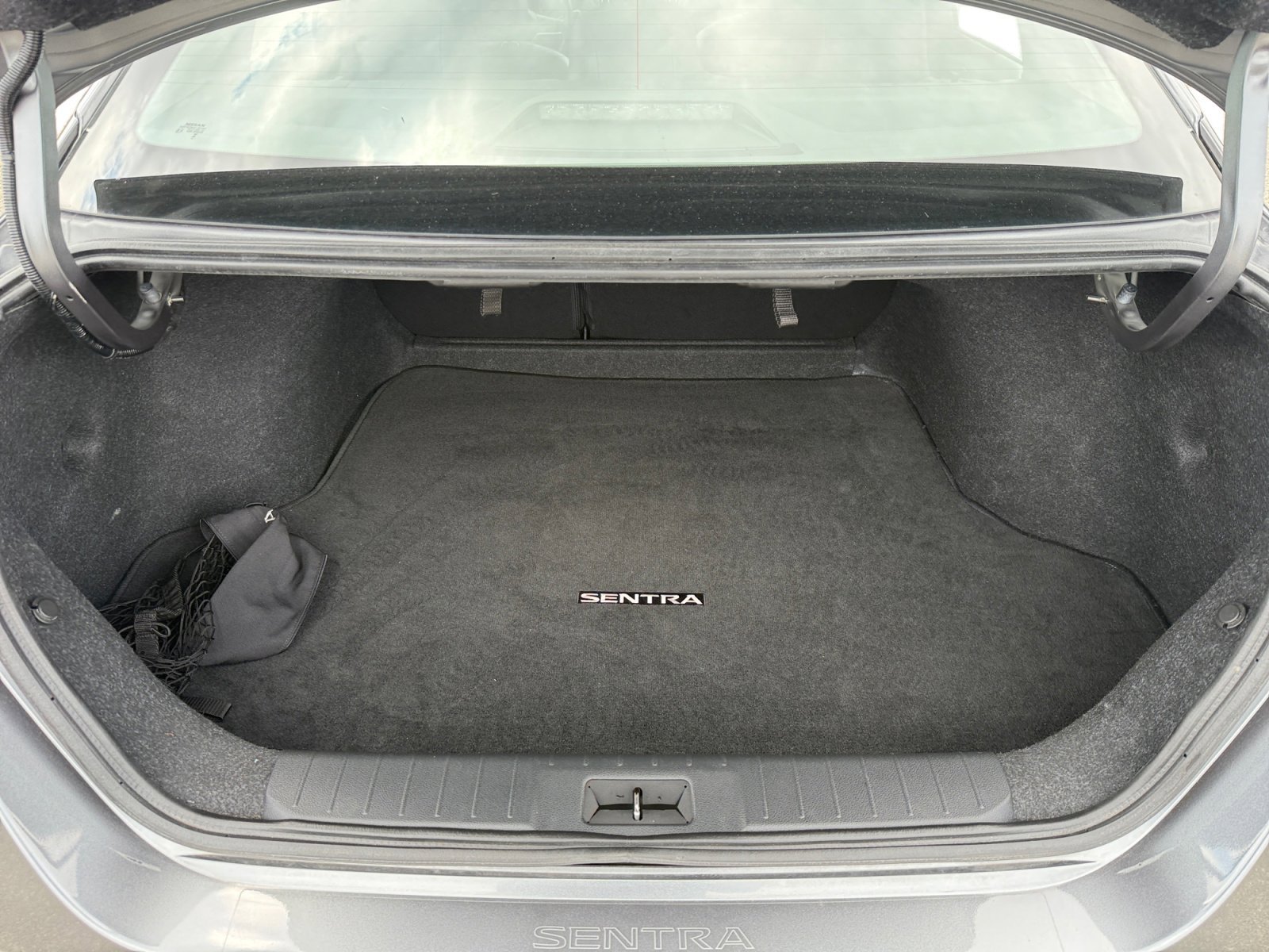 Used 2022 Gun Metallic Nissan SR image 17