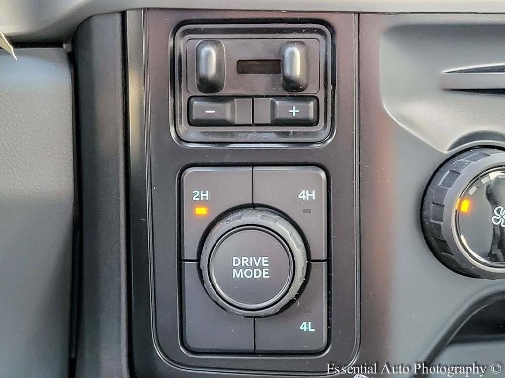 New 2025 Oxford White Ford F-550® XL image 17