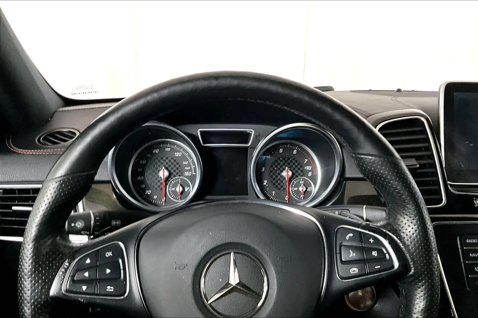 Used 2016 designo Cardinal Red Metallic Mercedes-Benz GLE 450 AMG® image 26