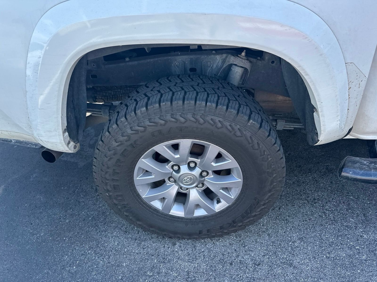 Used 2017 White Toyota SR5 image 7