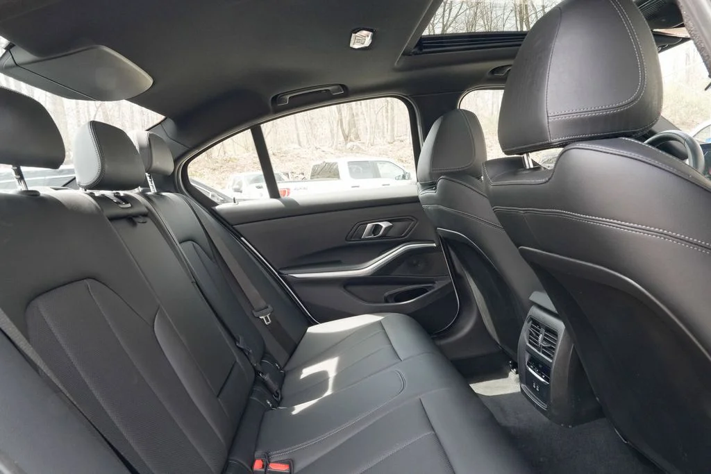2024 BMW 3 Series 330i - Photo 38