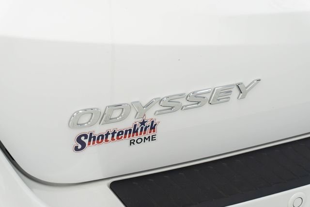Used 2025 White Honda Touring image 7