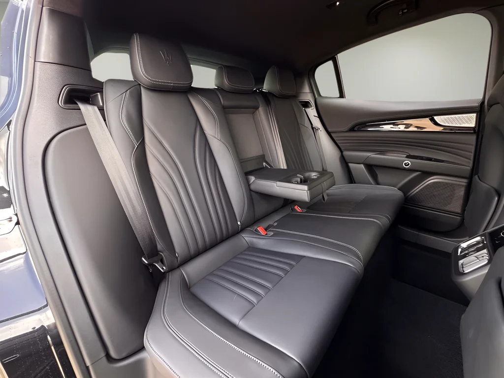 2026 Maserati Grecale Modena V6 - Photo 15