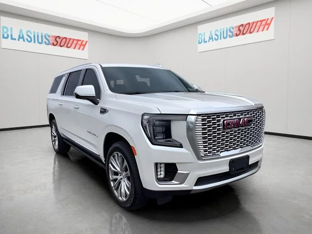 2021 GMC Yukon Denali AWD's photo