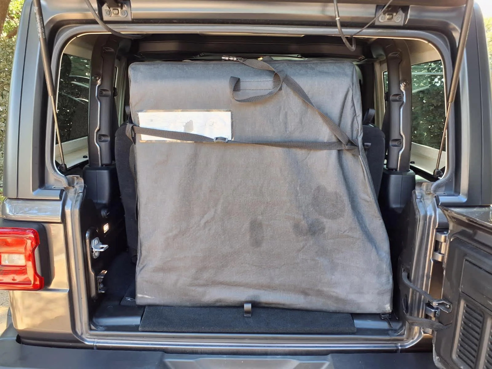 Used 2019  Jeep Sport S image 28