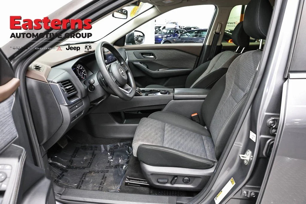 Used 2023 Gray Nissan SV image 12