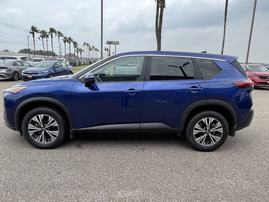 2022 Nissan Rogue SV photo 3